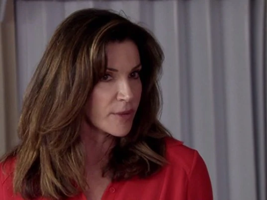 Hilary Farr