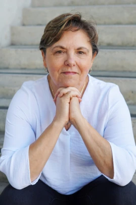 Bonnie R. Benwick