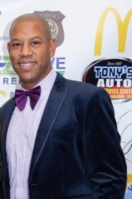 Shane T Harris