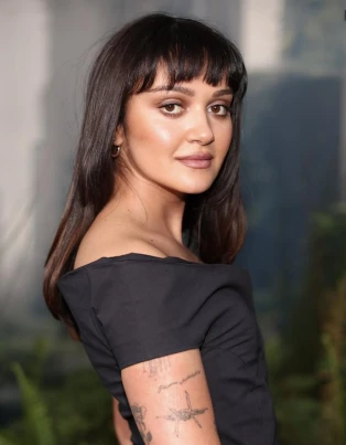 Ariela Barer