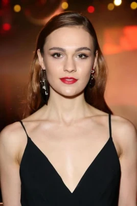 Sophie Skelton