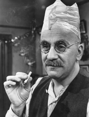 Warren Mitchell