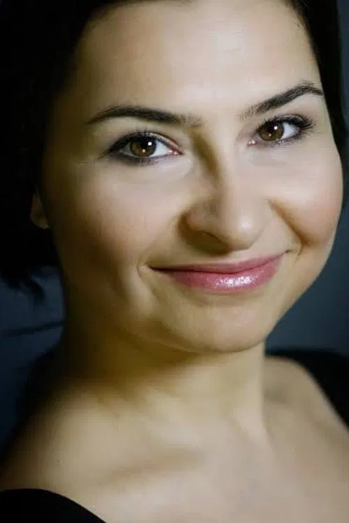 Ayça Isildar